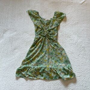 Light green spring dress 🪷